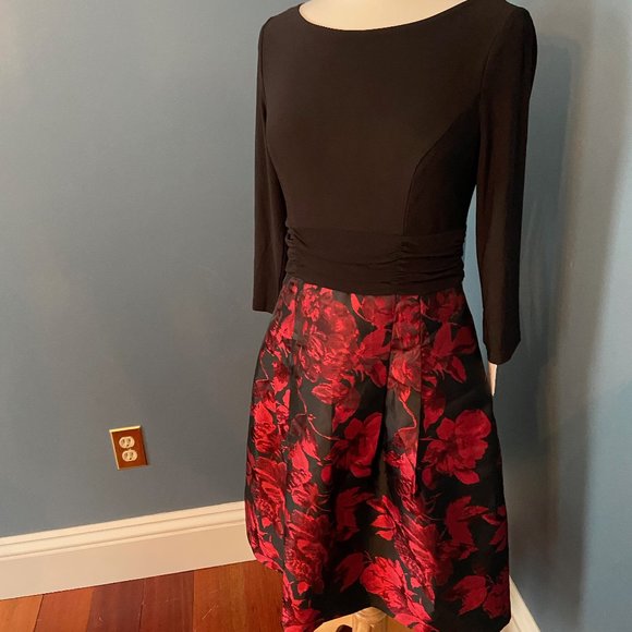 Size 6 Brand New Jessica Howard Floral Dress - Picture 7 of 8